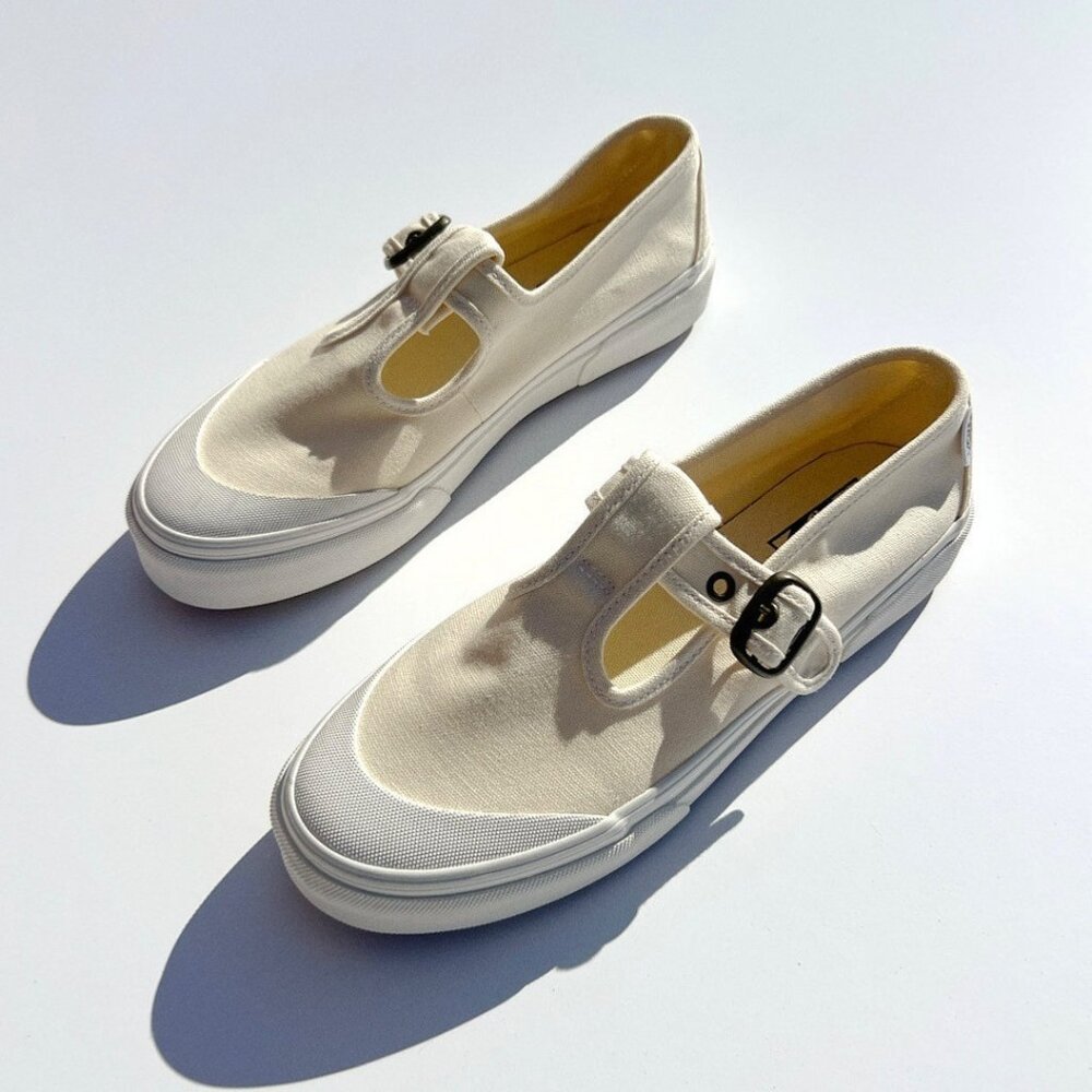 NEW‎ Vans Mary Jane Style 93 Chunky Lug Gum Sole Shoes NWOT Cream White Size 6.5